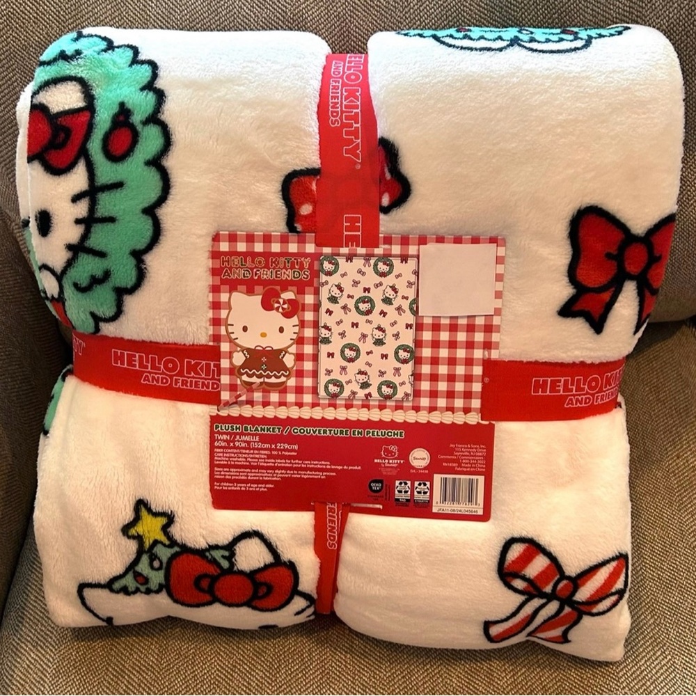Hello Kitty Christmas Blanket